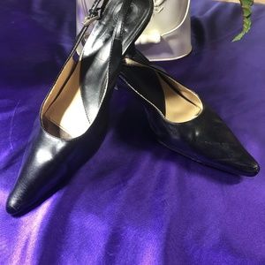 💎 Donna Lawrence Classic Sling-back pumps